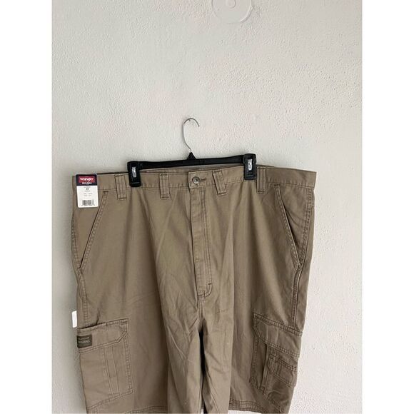 Wrangler Originals Man Premium Fabric Loose Fit Cargo Short, Size 44 - Picture 4 of 7